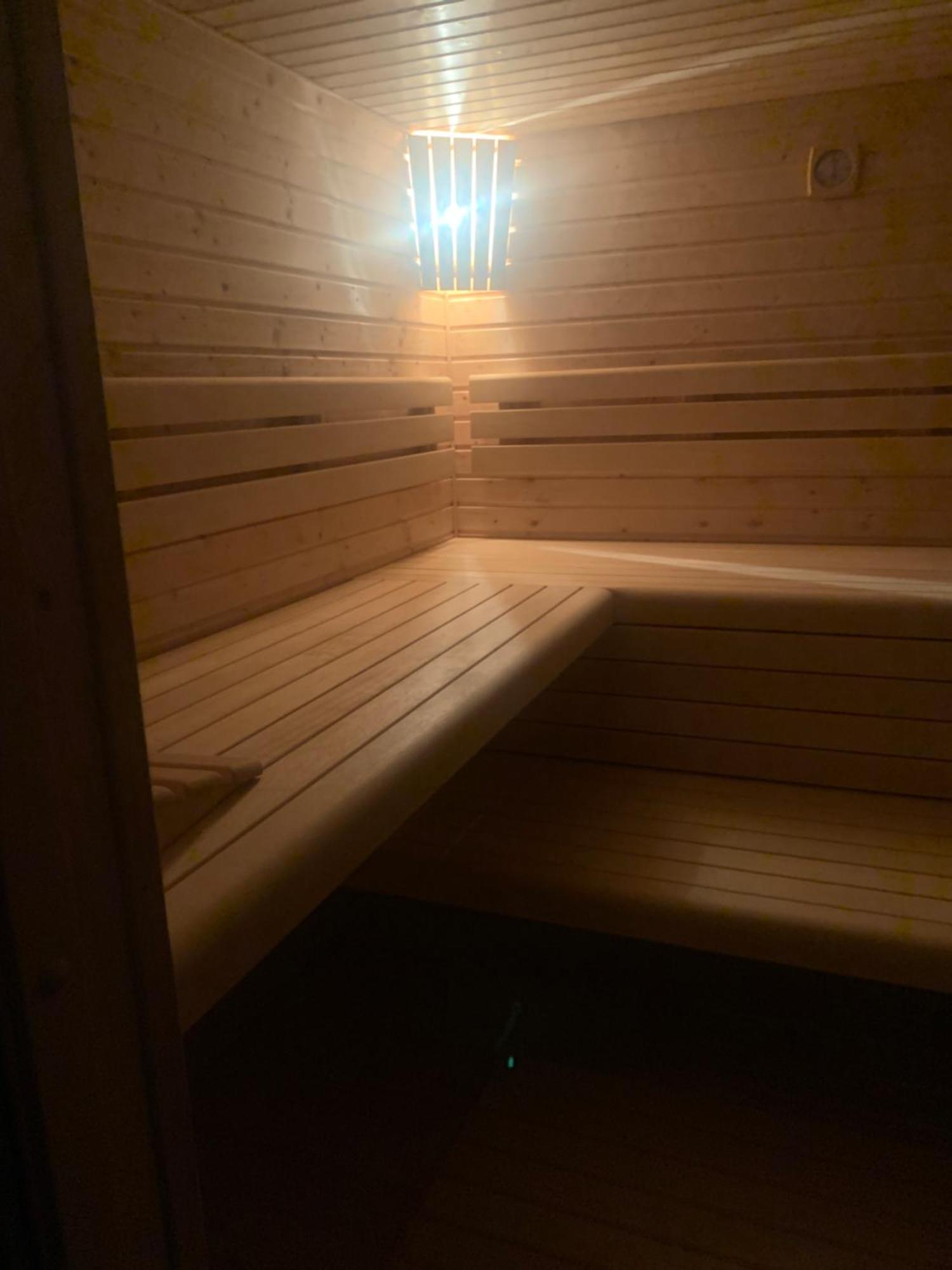 Apartman S Wellness Sluzbami Черчани Экстерьер фото